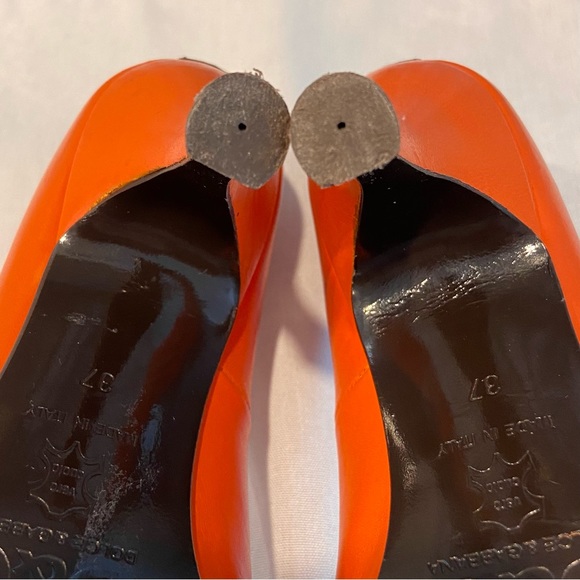 Dolce & Gabbana Sz 37 Orange Buckle Snakeskin Stiletto Pumps - Picture 8 of 8